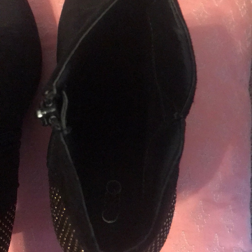Cato Booties - Picture 3 of 4